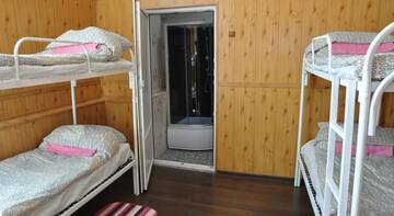 Фото номера Кровать в общем четырехместном номере Гостиница Hostel Podsolnuh г. Тверь 2